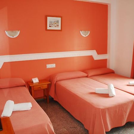 Hostal Mary Tere 살로브레나 외부 사진